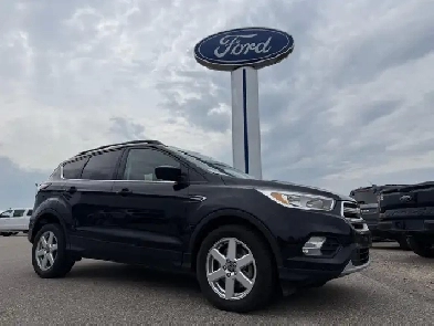 2018 Ford Escape SE 4X4 / 2 SETS OF TIRES! / HSEATS!