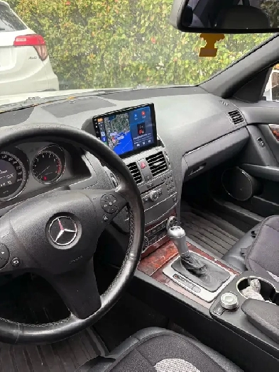2010 mercedes-Benz C250 300,000 km as is