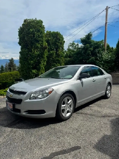 2010 Chevy Malibu LOW KMS for sale
