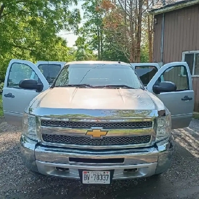 2012 CHEVY SILVERADO 1500 IMPECCABLE RUN'S FLAWLESS NO RUST 4X4
