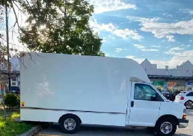 2019 Chevrolet Express G3500 Cutaway Box Truck.