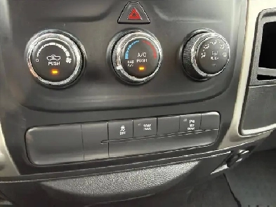 2017 RAM 1500 SLT Crew Cab SWB 4WD