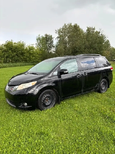 2013 Toyota Sienna Limited Edition — Fully Loaded