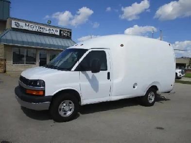 2015 Chevrolet Express Commercial Cutaway 3500 Van 139'