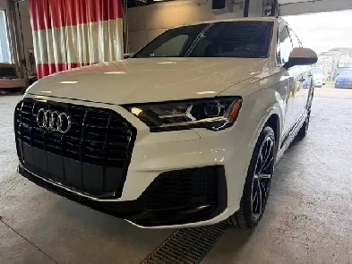 2022 Audi Q7 S-Line 1 Owner | Off Lease | New Tires