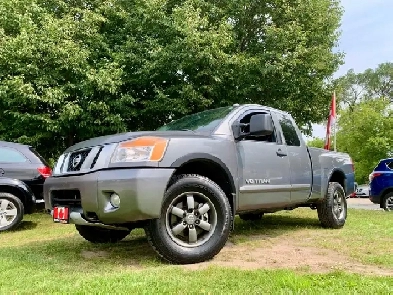 2014 NISSAN TITAN PRO4X 1 OWNER LOW KM CERTIFIED LOADED