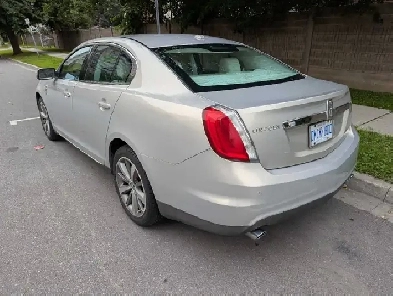 2009 Lincoln mks no rust!
