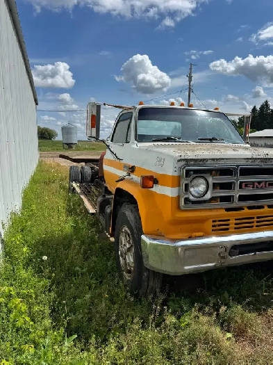 1979 GMC 7000 truck