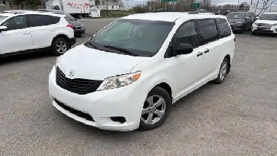 2016 Toyota Sienna LE
