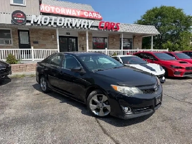 2013 Toyota Camry SE Sedan Auto LOW KM IN CANADA
