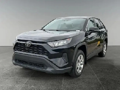 2022 Toyota RAV4 LE / AWD