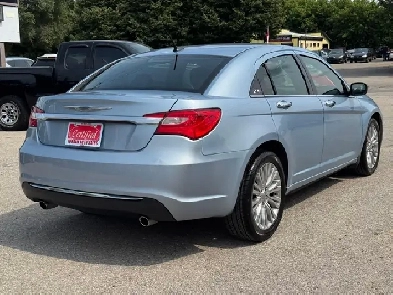 2012 Chrysler 200 Limited