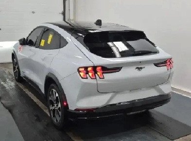 2023 Ford Mustang Mach-E Premium AWD | Extended Range Battery