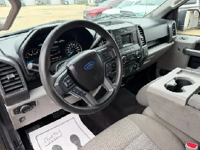 2017 Ford F-150 XLT  4 WD  Extra Cab 3.5 litre V6 only 128,000 k