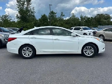 2012 HYUNDAI SONATA GLS | LOW KM | GORGEOUS