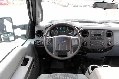 2014 Ford F-250 XL 4x4 Gas 8-Foot Bed Certified 2 Year Warranty