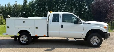 2015 FORD F250 XL SUPERCAB SERVICE BODY, LOW KMS