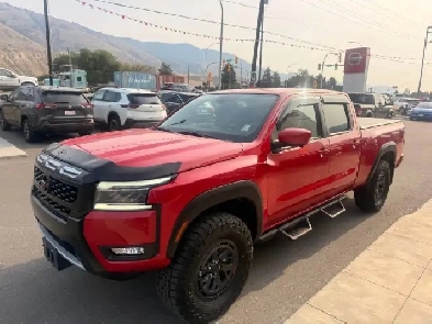 2025 Nissan Frontier PRO-4X LOW KMS! PRO-4X LUXURY! 2" LEVEL...