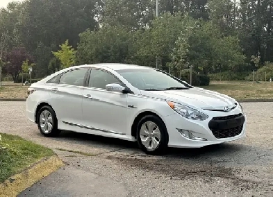 2015 Hyundai Sonata Hybrid 4dr Sedan