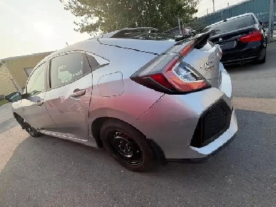 2017 Honda civic Hatchback Clean title !  new safety !