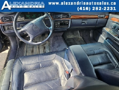 1998 Cadillac DeVille Base 4dr Sedan