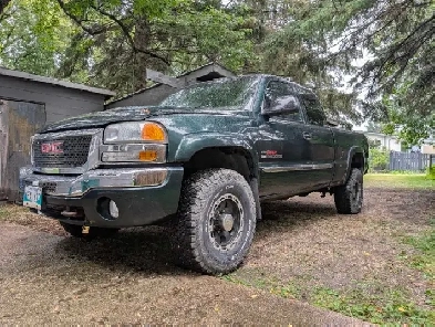 2004 GMC Sierra SLE 2500HD 4x4 Sb 6.0L gas