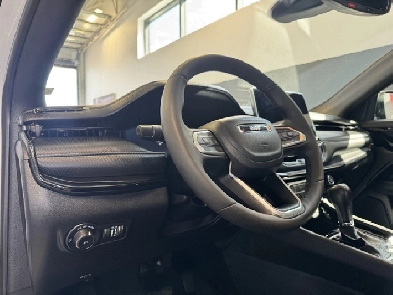 2023 JEEP Compass Altitude Ready to register in AB or SK without