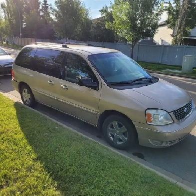 LADY DRIVEN FORD FREESTAR 2005 FOR SALE