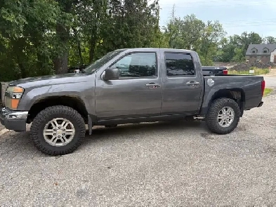 2009 Chevy Colorado LT Crew Cab.