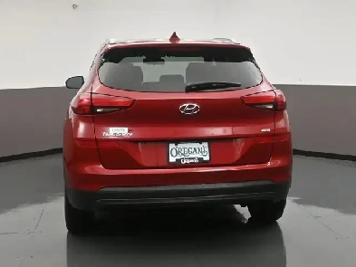 2021 Hyundai Tucson Preferred AWD LOW KMS!! One Owner, Apple/An