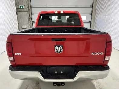 RAM 1500 Classic SLT cabine d'équipe 4x4 caisse de 5 pi 7 po 202
