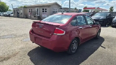 2010 Ford Focus AS IS, SE, LOW KMS, DRIVES GREAT, RUSTY