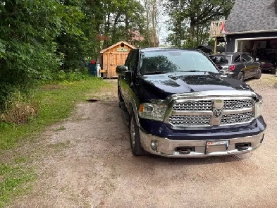 2013 Dodge Ram 1500 4X4 Laramie 11,000 OBO