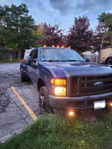 Ford F350 Super Duty 4X4 Crew Cab Dually Low Mileages