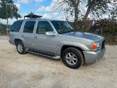 1999 GMC Yukon Denali Clean Title Safetied LOW KM