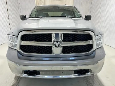 RAM 1500 Classic SLT cabine d'équipe 4x4 caisse de 5 pi 7 po 202