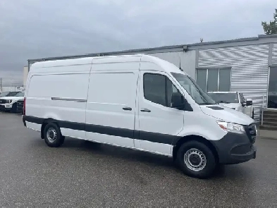 2022 Mercedes-Benz Sprinter Cargo Van Sprinter 2500 Cargo Van 2.