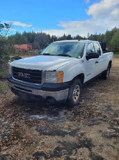 !!!!!!   2013 GMC 1500 4 DOOR CAB REAR WHEEL DRIVE   !!!