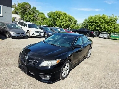 2010 Toyota Camry  SE V6 Leather Heated Seats Sunroof