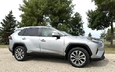 2022 Toyota RAV4 XLE PREMIUM AWD LEATHER - SUNROOF - LOW KMS