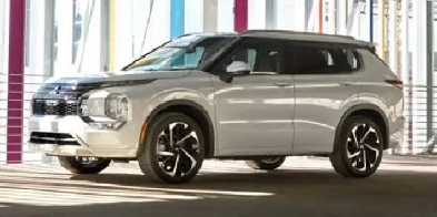 2023 Mitsubishi Outlander SE