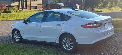 Ford Fusion S 2015