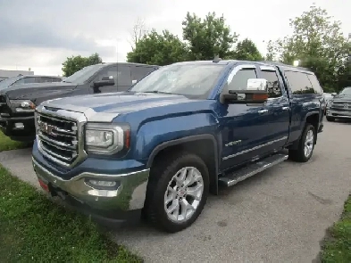 GMC Sierra 1500 4WD Double Cab 143.5' SLT cuir 6,2 l SLT 2017 FI