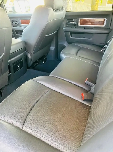 2012 Ram Laramie 1500 4x4 Crew Cab