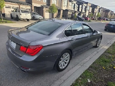 2011 BMW 750i xDrive V8 Twin Turbo - READ BIO !
