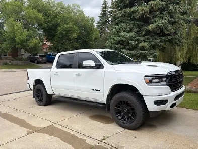 2020 Ram 1500 4x4 Night Edition