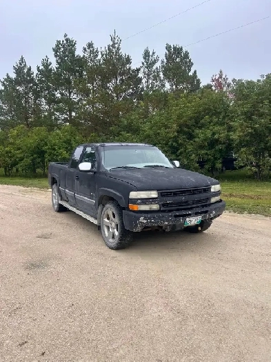 2002 Silverado and 01 sierra parts truck