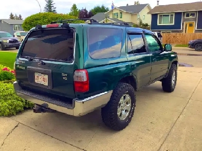 Good used 4 Runner. Daily commuter !