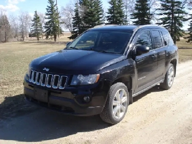 2015 Jeep Compass 4X4 with safety
