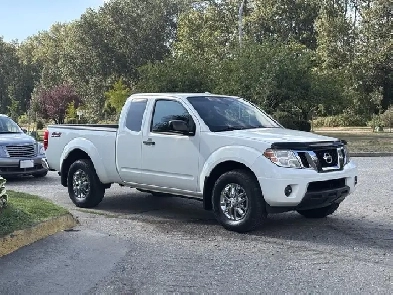 2015 Nissan Frontier 4x4 6 Foot Pickup